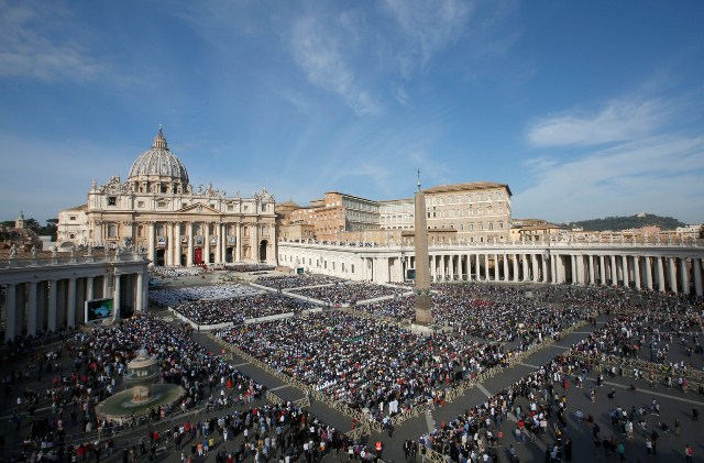 2019-10-13t092117z-1537939899-rc12f1ca87b0-rtrmadp-3-pope-saints-remo-casilli-reuters.jpg